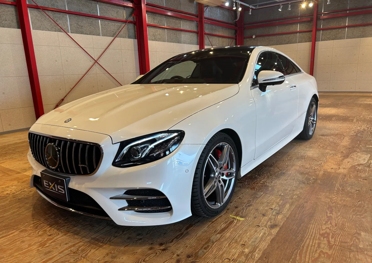 MERCEDES-BENZ Eクラスクーペ（E300 スポーツ ／ ダイヤモンドホワイト）