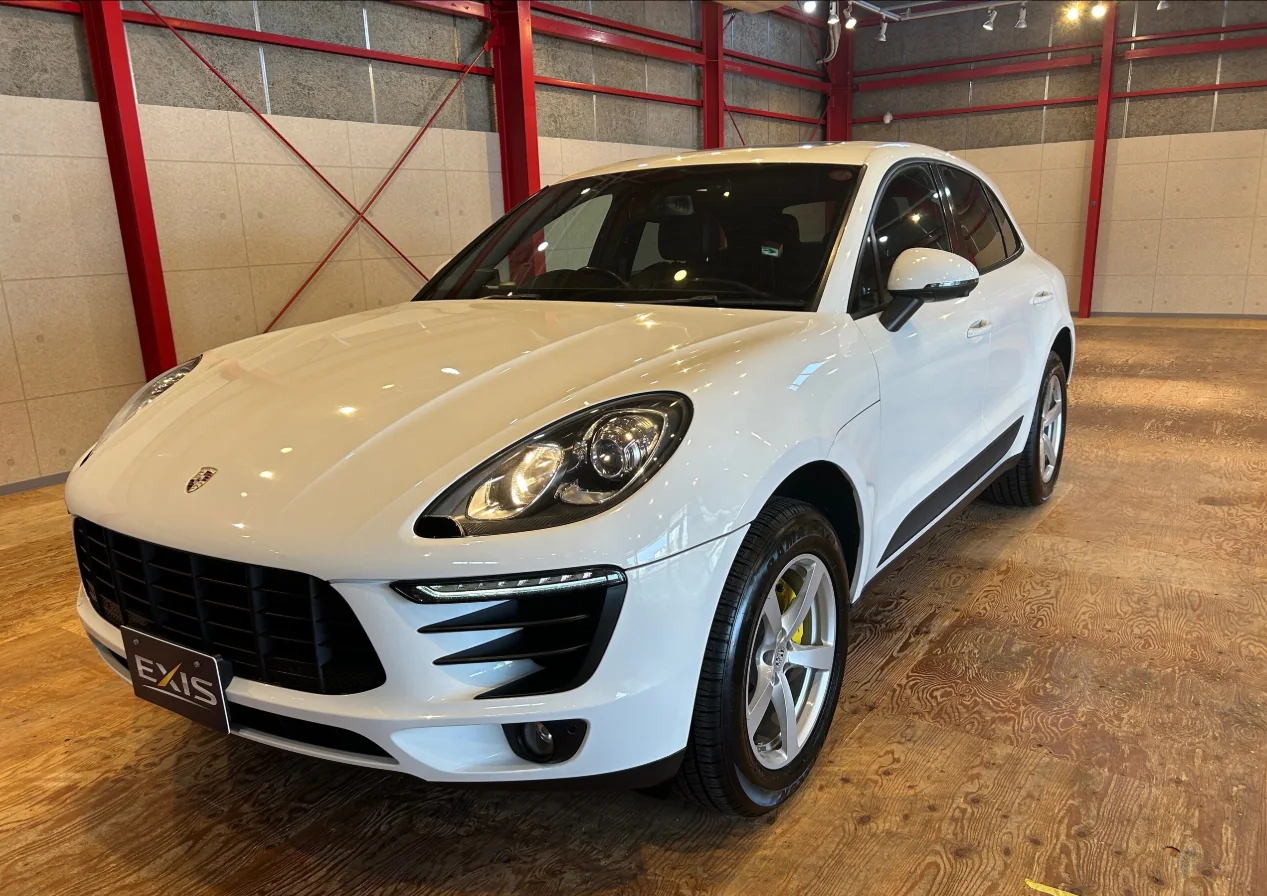 PORSCHE マカン（PDK 4WD ／ ホワイト）